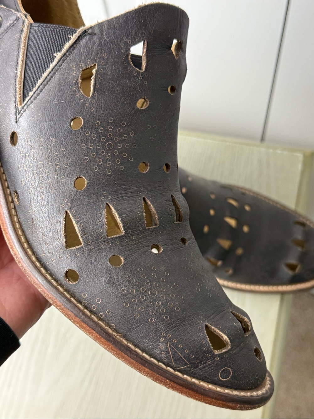Anthropologie Musse & Cloud Black Cutout Leather Ankle Booties sz 7 - Picture 8 of 11